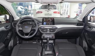 福特福克斯三厢油耗 福特福克斯三厢油耗